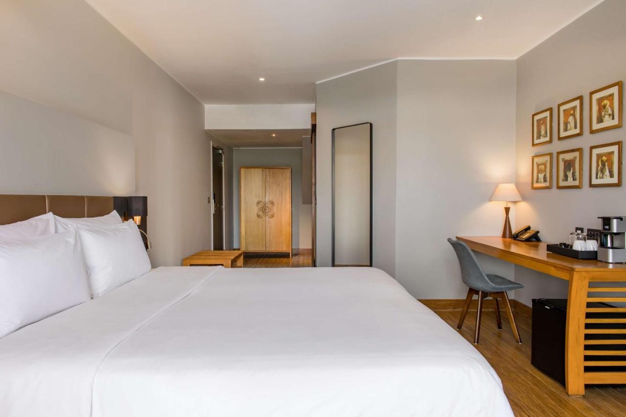Radisson Hotel Tamboho Waterfront Antananarivo Buitenkant foto