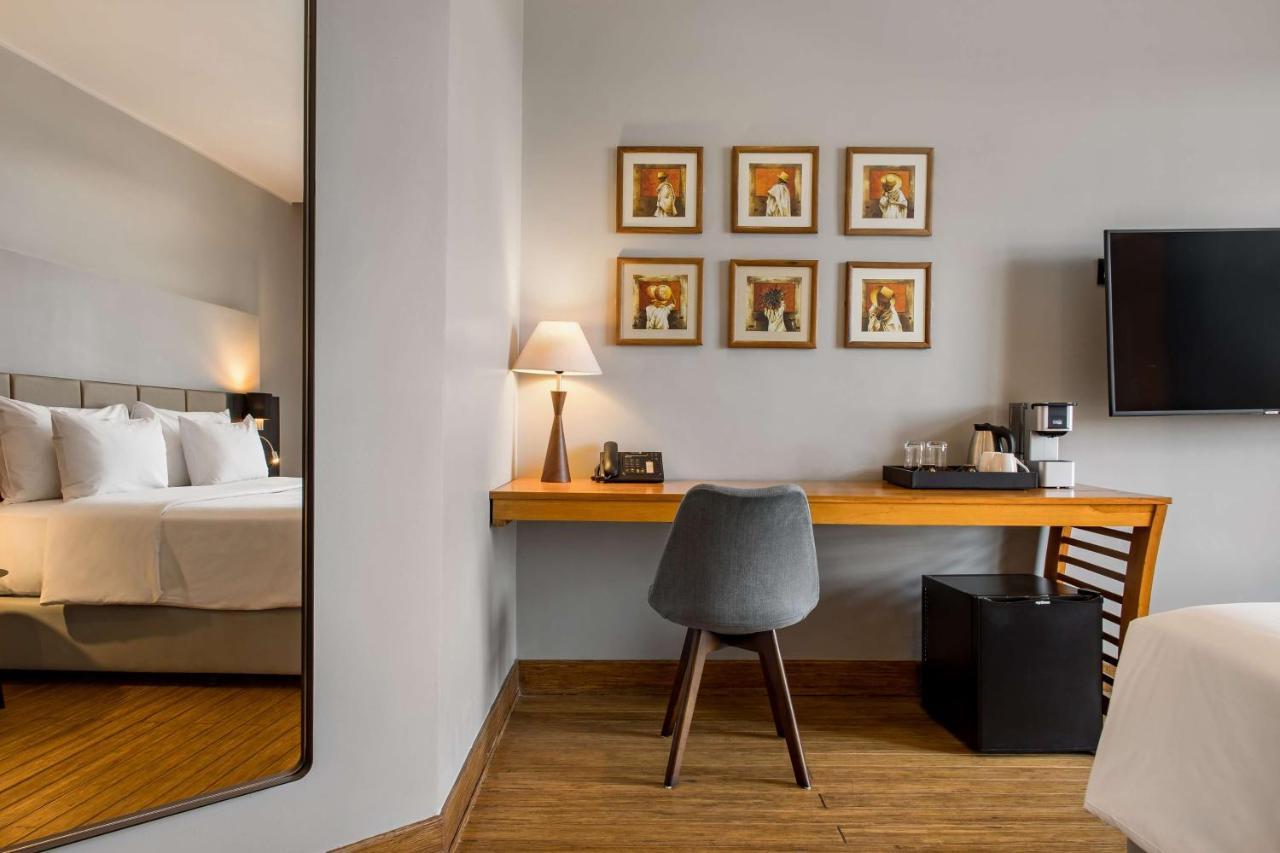 Radisson Hotel Tamboho Waterfront Antananarivo Buitenkant foto