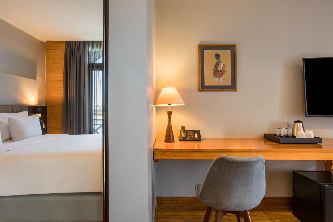 Radisson Hotel Tamboho Waterfront Antananarivo Buitenkant foto