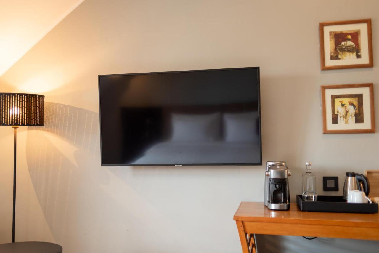 Radisson Hotel Tamboho Waterfront Antananarivo Buitenkant foto