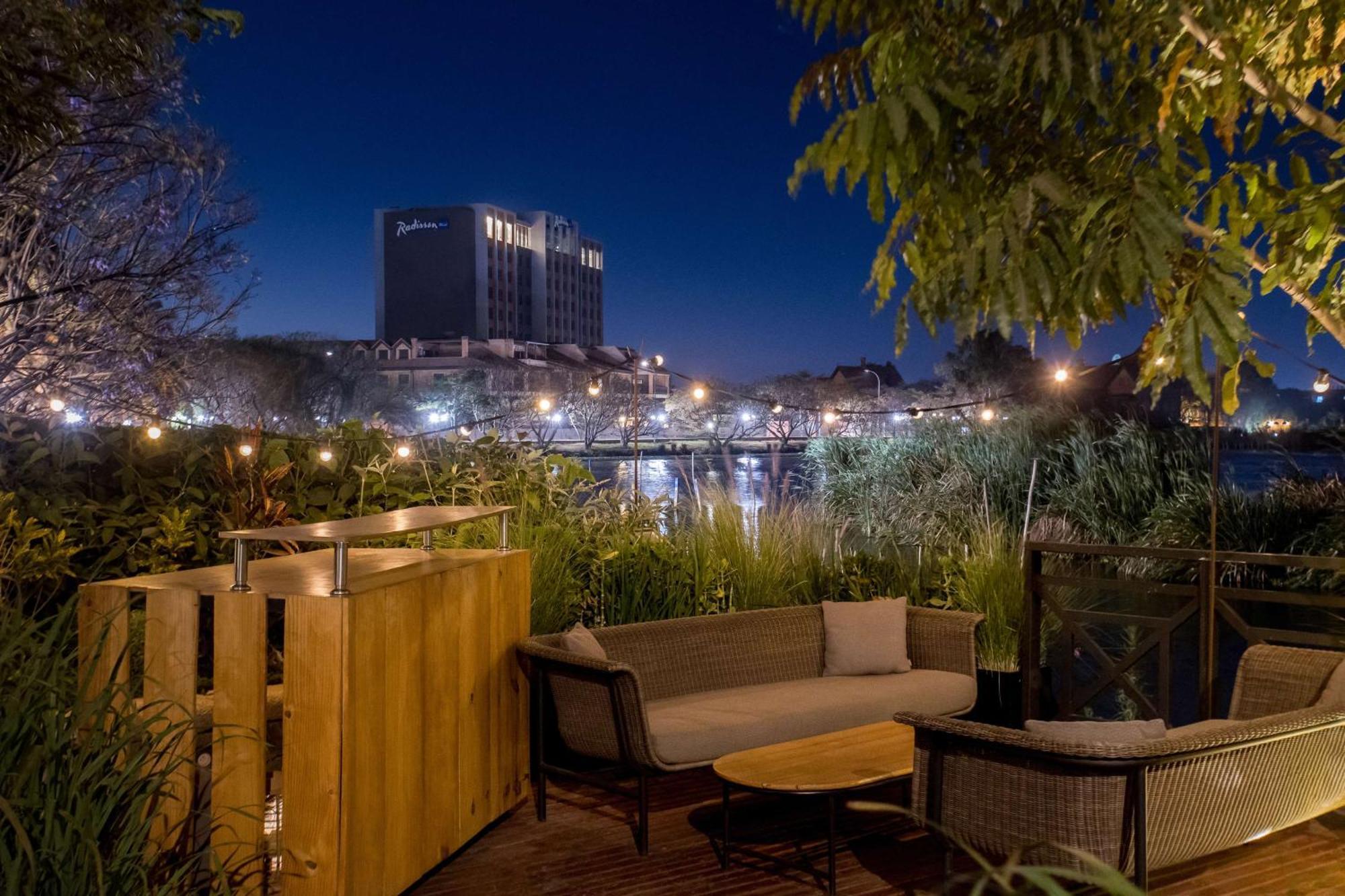 Radisson Hotel Tamboho Waterfront Antananarivo Buitenkant foto
