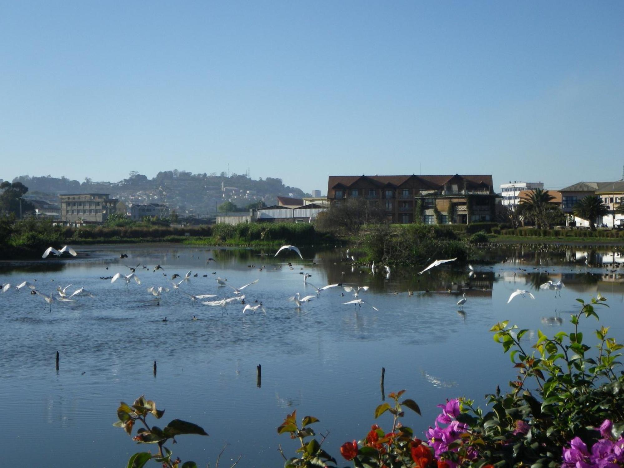 Radisson Hotel Tamboho Waterfront Antananarivo Buitenkant foto