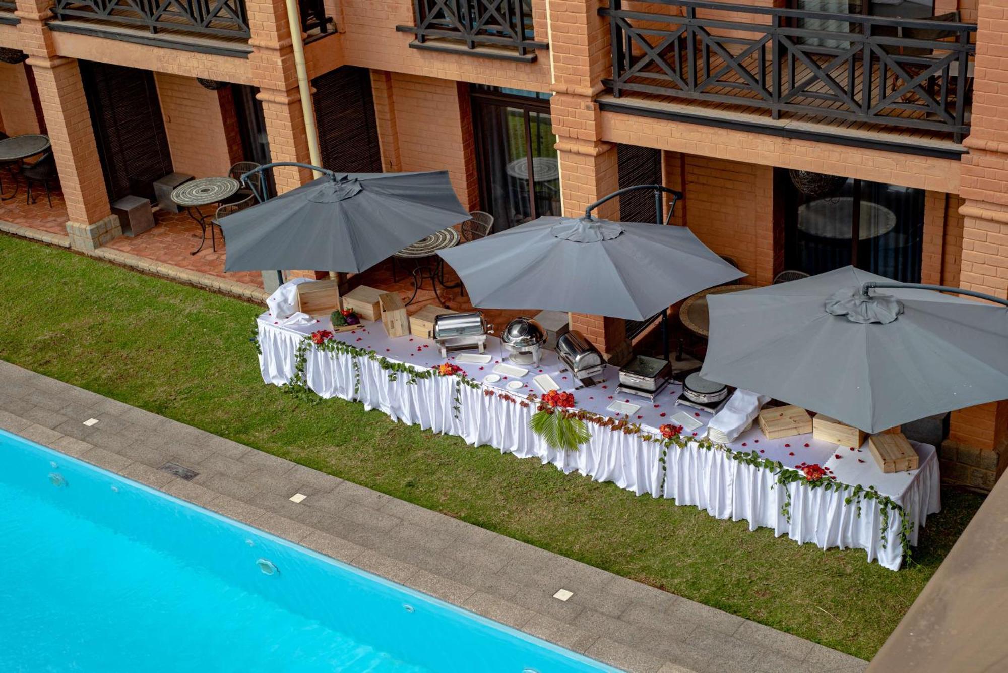 Radisson Hotel Tamboho Waterfront Antananarivo Buitenkant foto